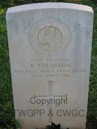 Dar Es Salaam War Cemetery - Straiton, R